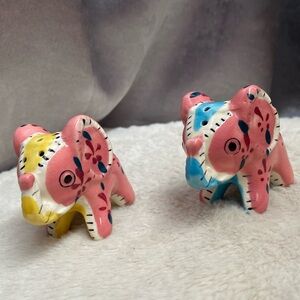 Vintage Stitched/Quilt Pattern Elephant Sat and Pepper Shakers Cork Plug EUC